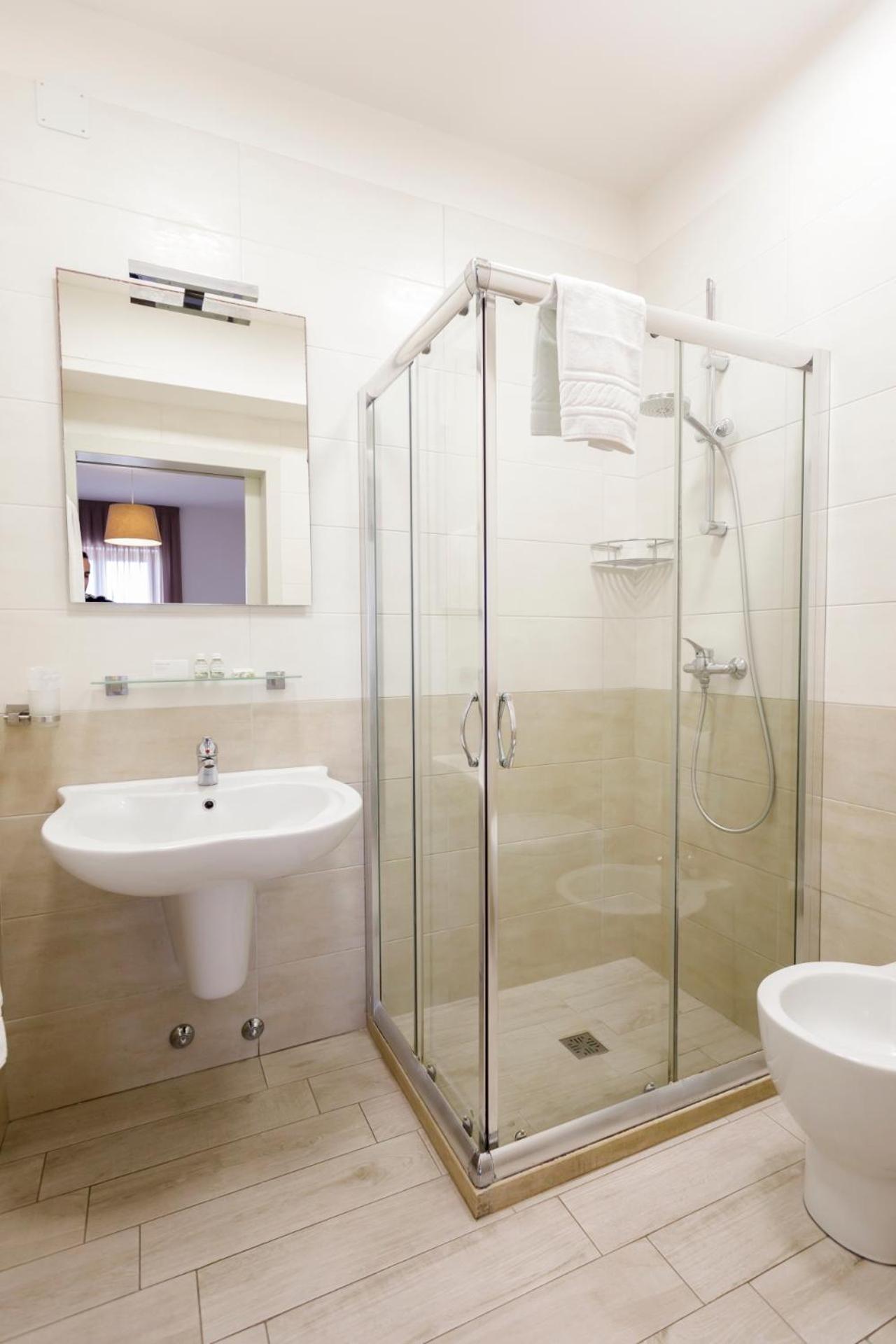 Hotel Corallo Santa Maria al Bagno Pokoj fotografie